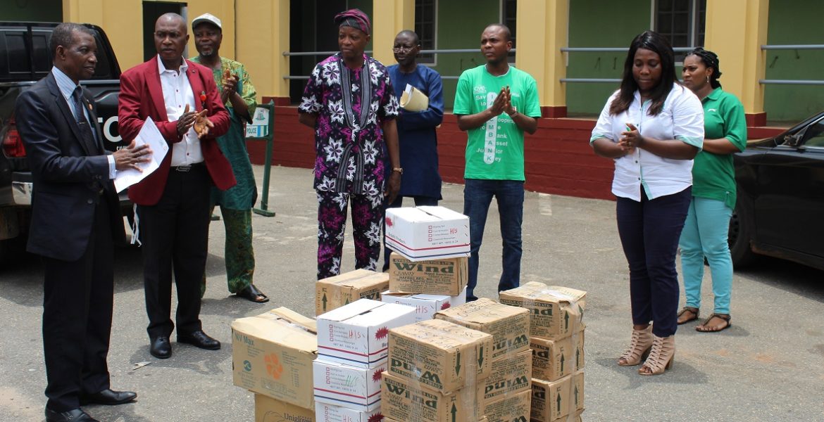 Cooperative Mortgage Bank donates over 1000 relief materials to Oyo State Government